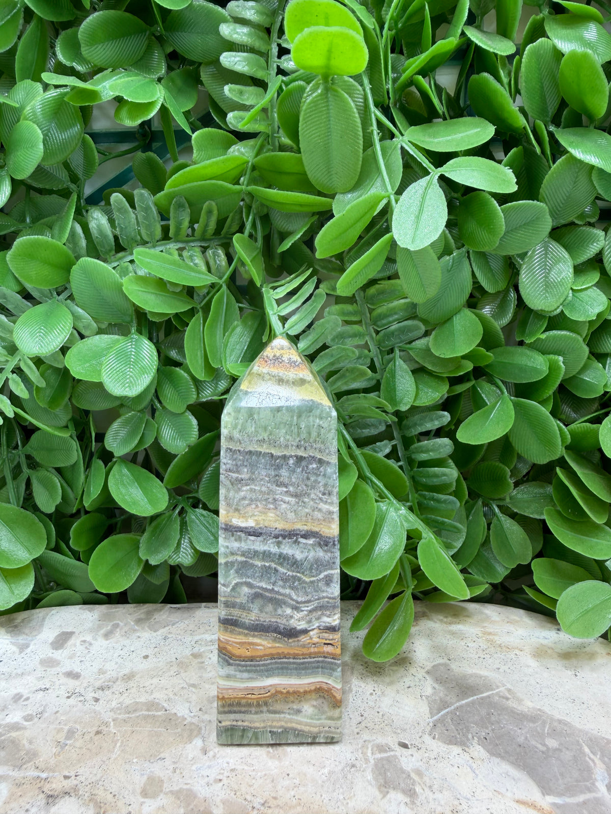 Emerald Kiwi Calcite Tower 260g