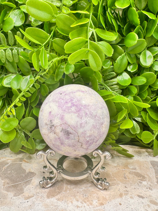 Hackmanite Sphere 516g