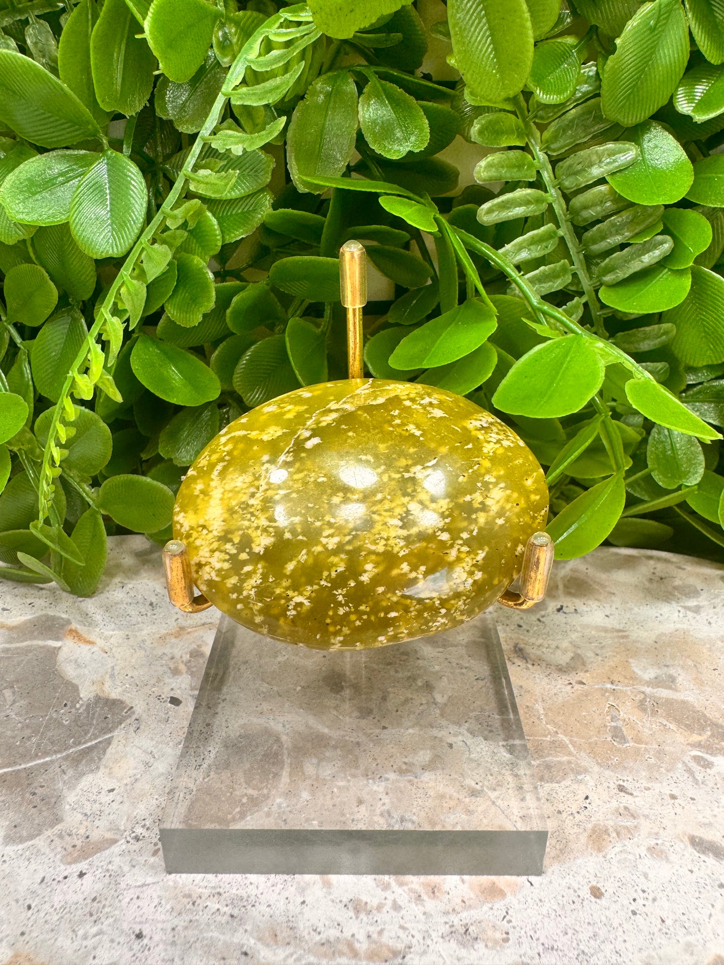 Dotted Serpentine Palm Stone 90g