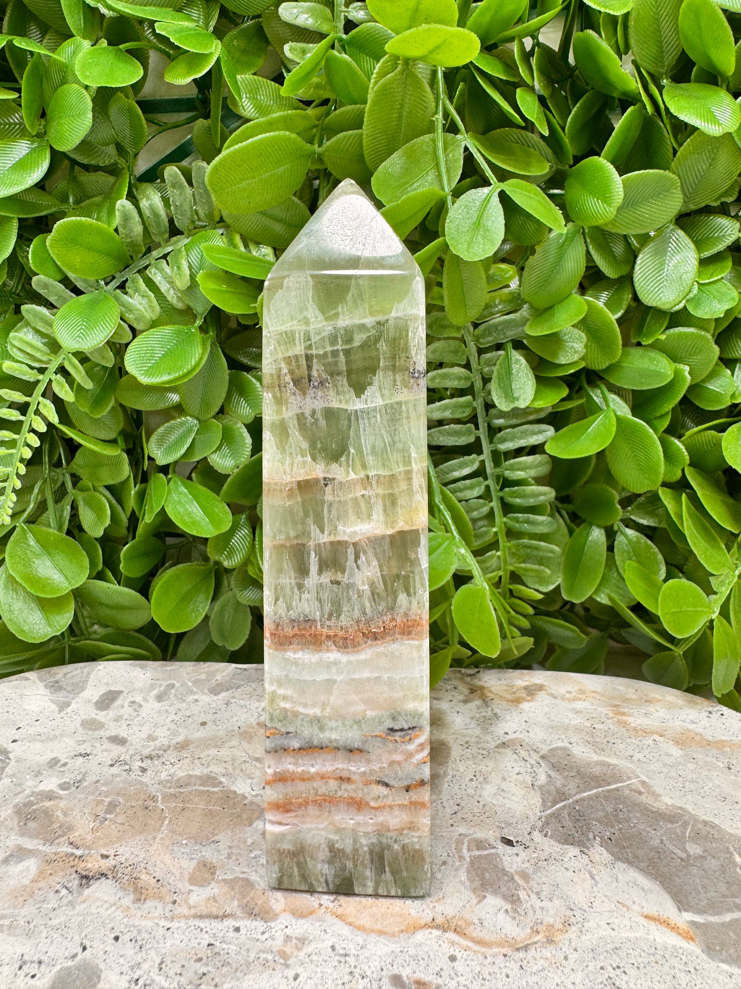Emerald Kiwi Calcite Tower 314g