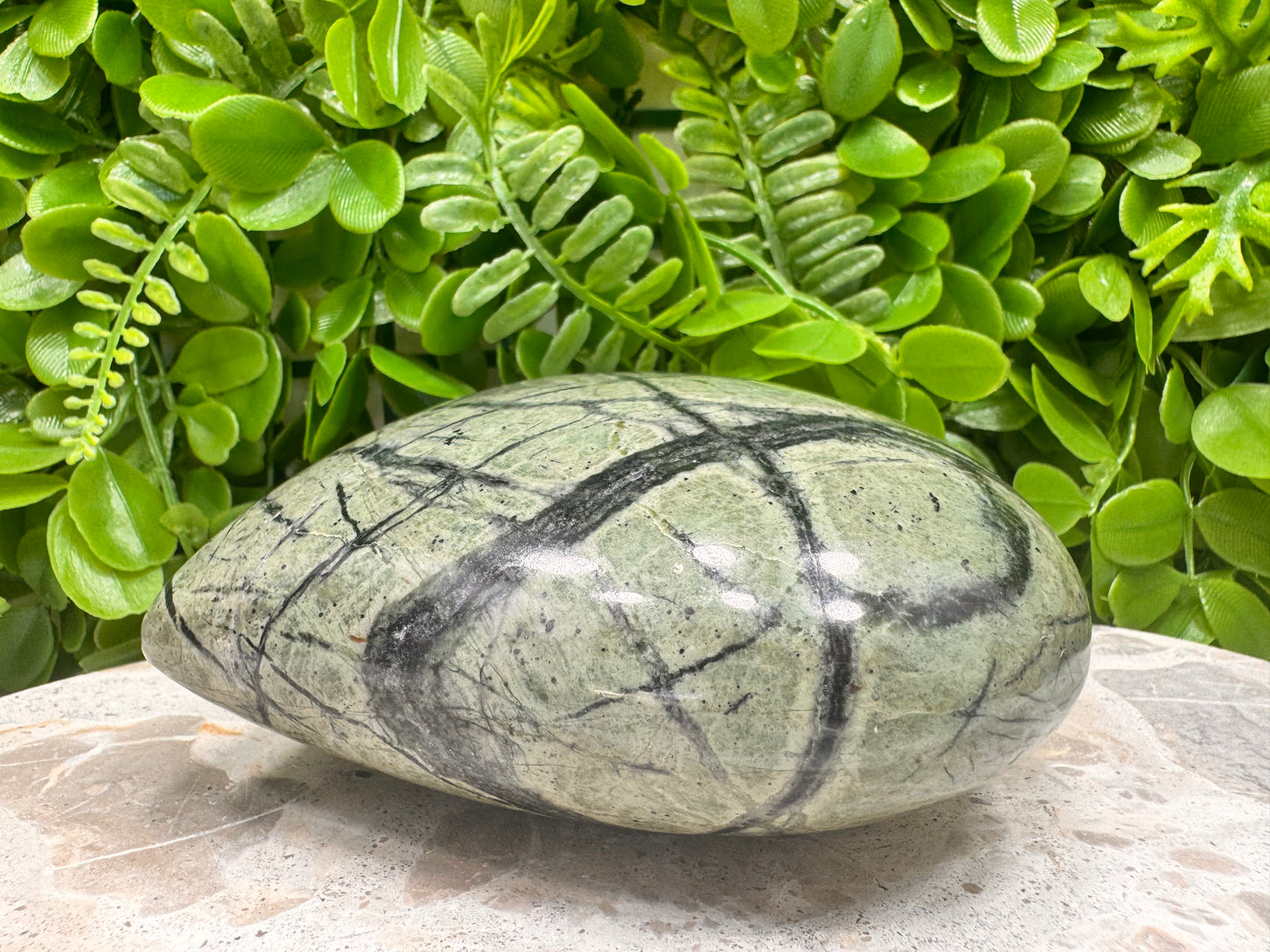 Black Vein Serpentine Heart 1276g