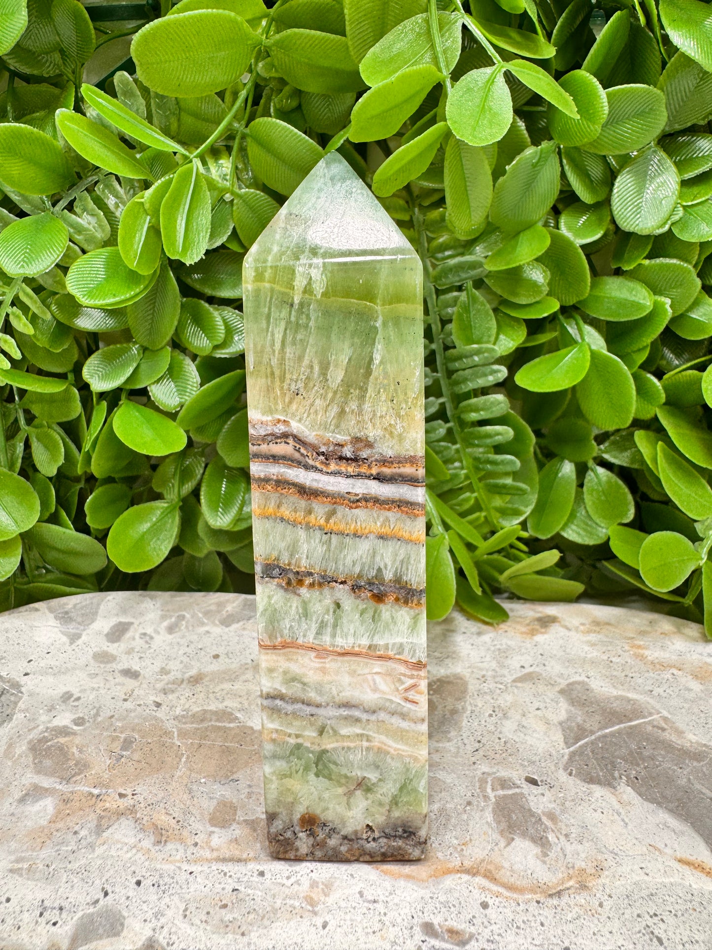 Emerald Kiwi Calcite Tower 278g