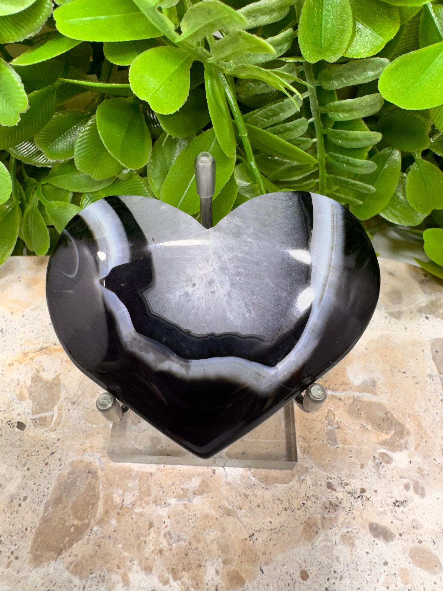 Black Banded Onyx Heart 126g