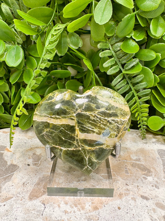 Tremolite Heart 124g