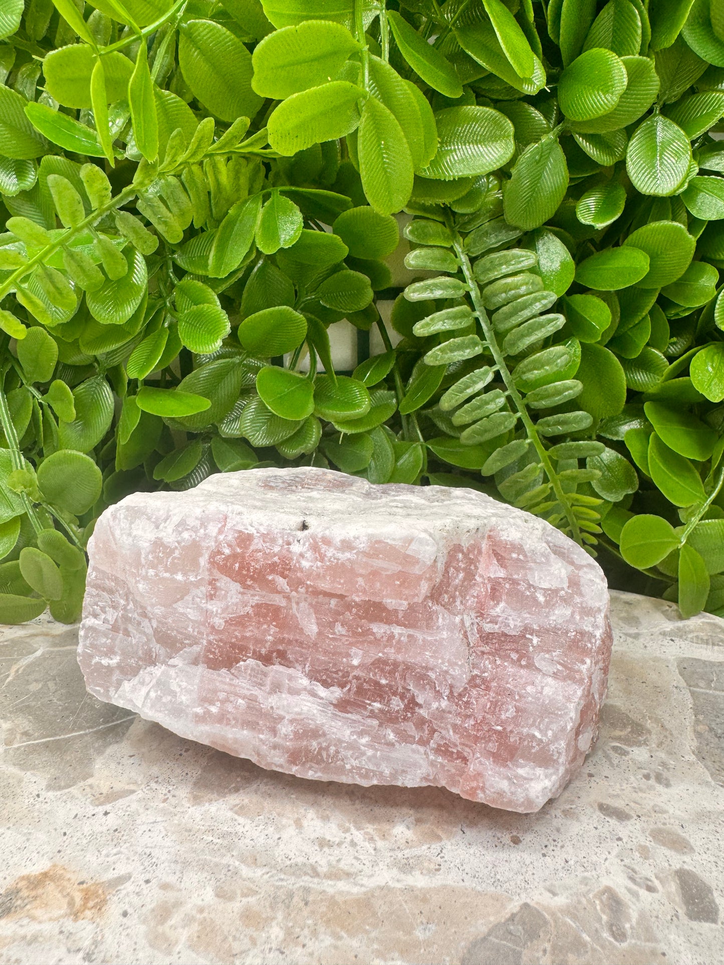 Strawberry Quartz Raw 748g