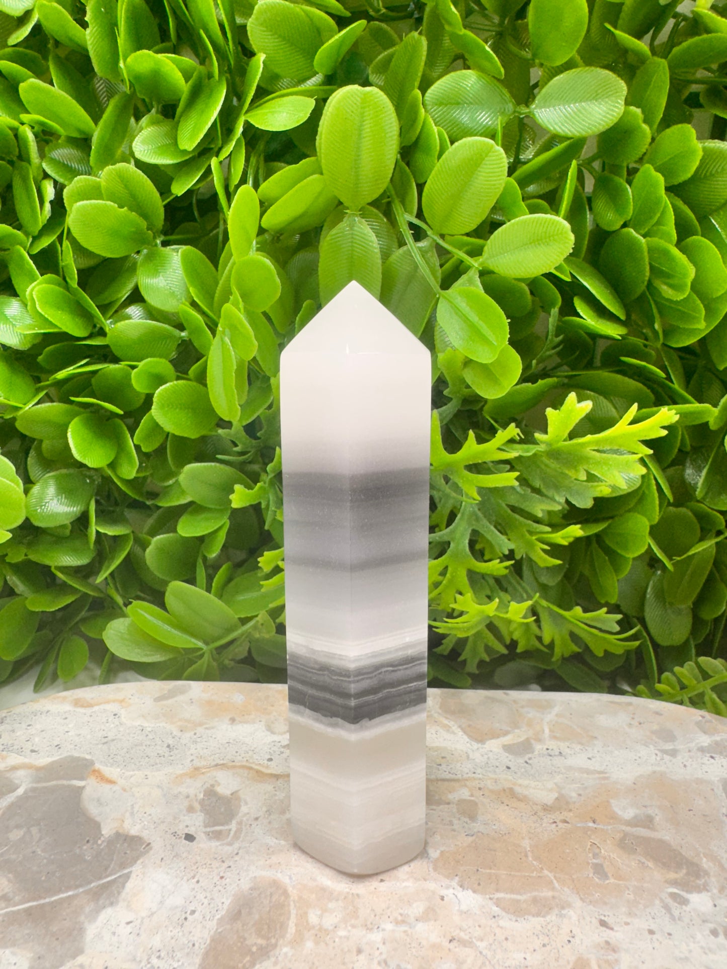 Black and White Onyx Tower 228g