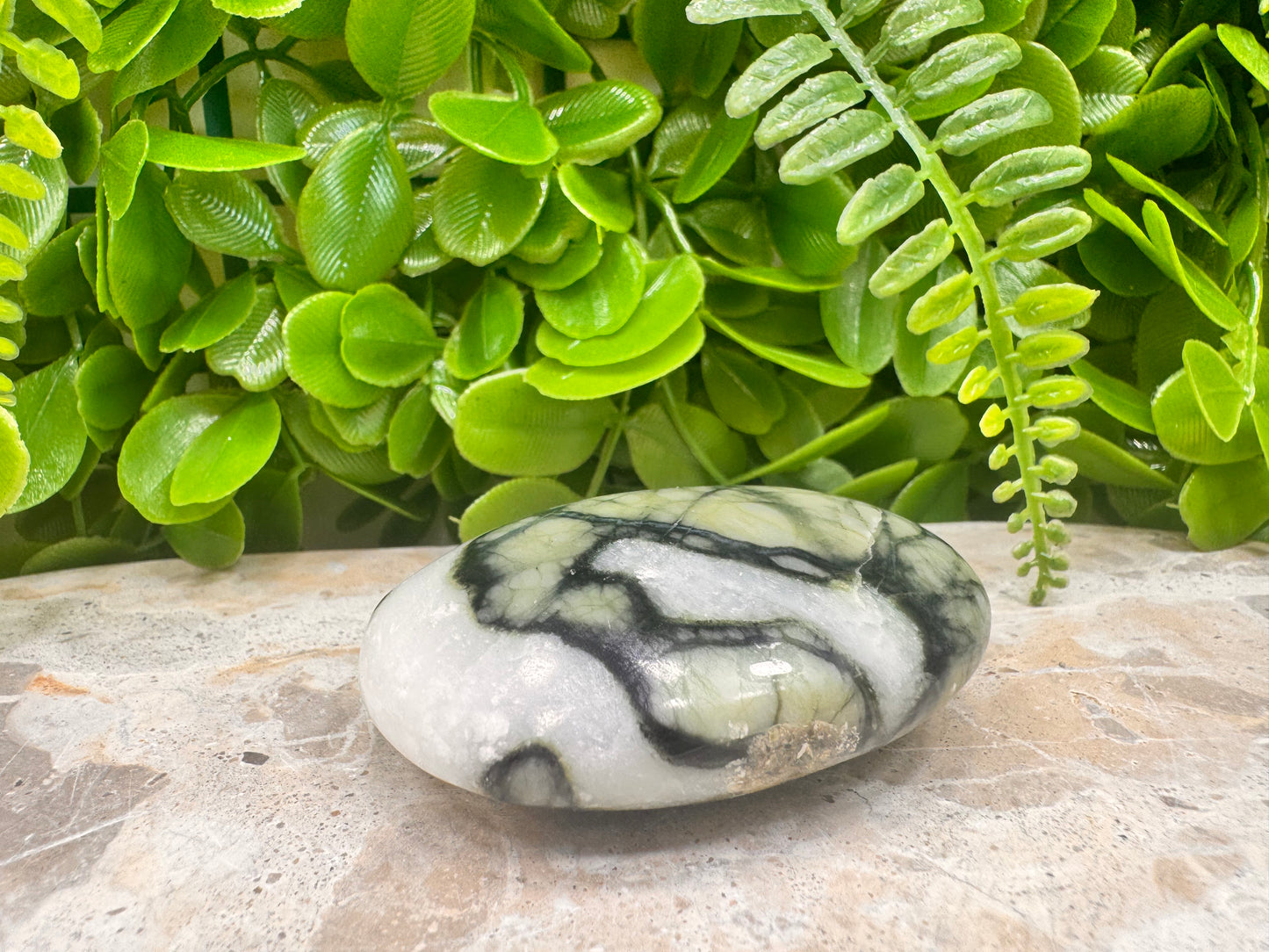 Rutile Serpentine Palm Stone 116g