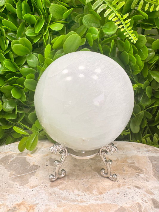 Selenite Sphere 1216g