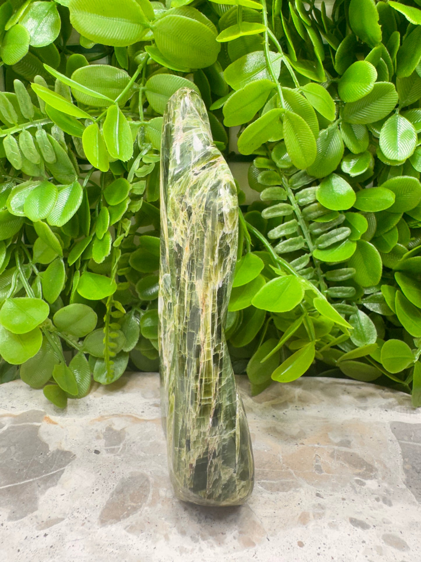 Tremolite Freeform 374g