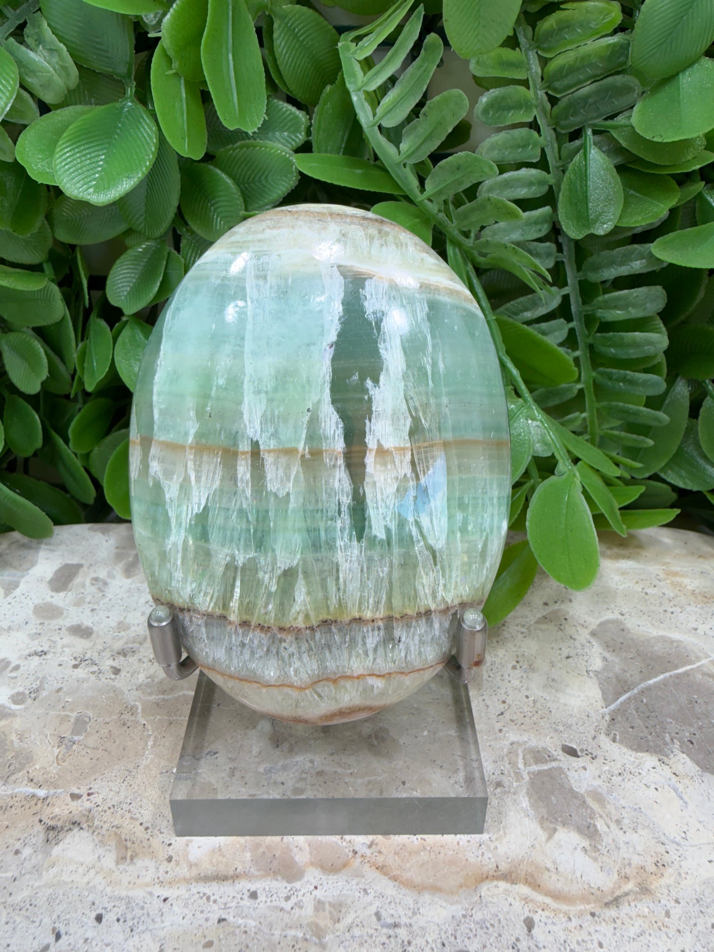 Emerald Kiwi Calcite Palm Stone 162g