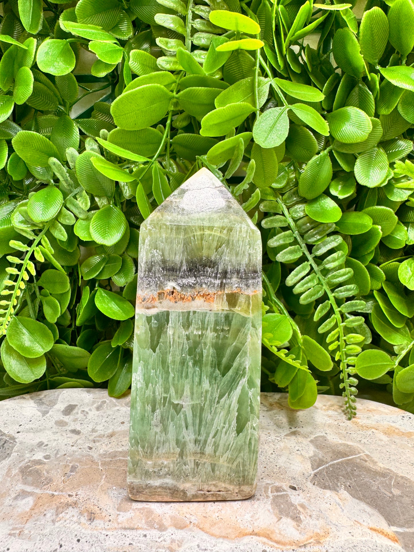 Emerald Kiwi Calcite Tower 526g