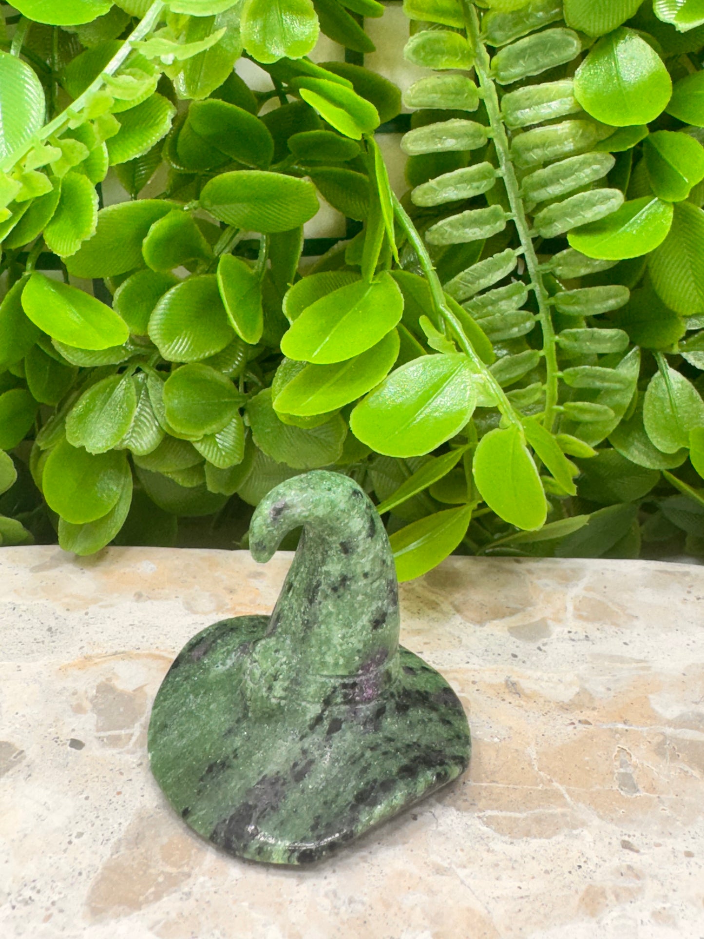 Ruby Zoisite Witches Hat 98g