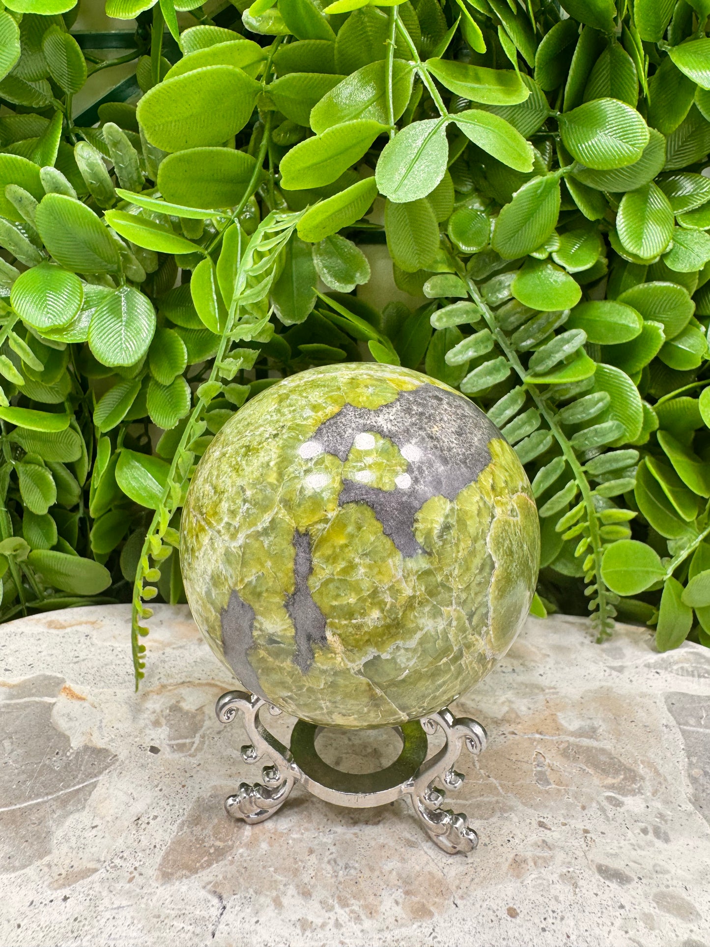 Tremolite Sphere 454g