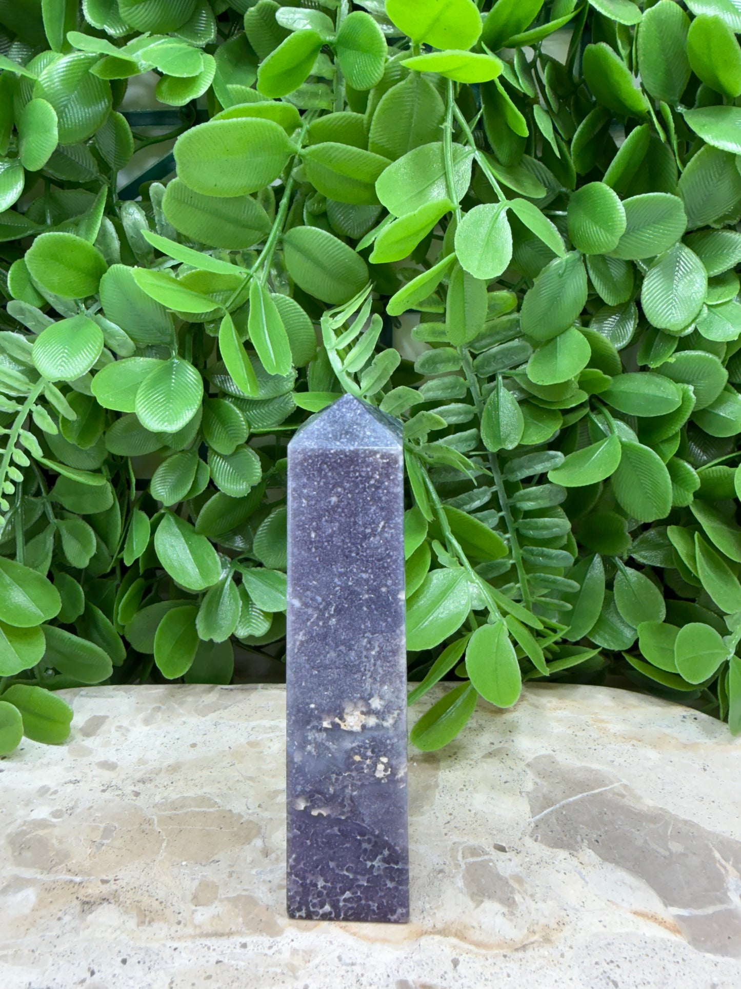 Grape Agate Point 144g