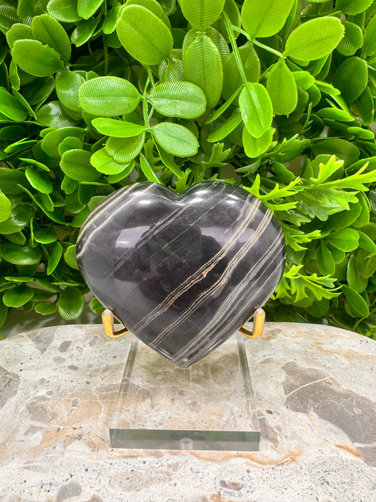 Black Banded Onyx Heart 258g