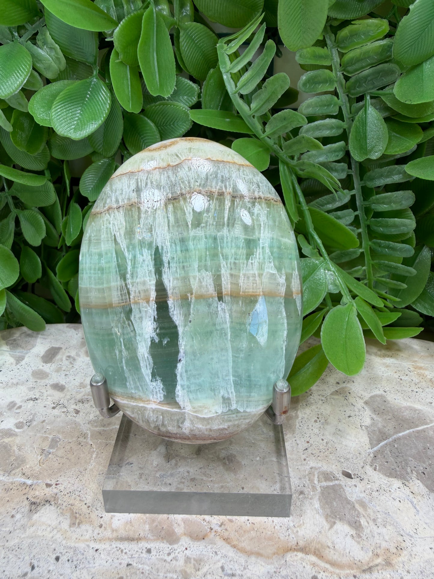 Emerald Kiwi Calcite Palm Stone 162g
