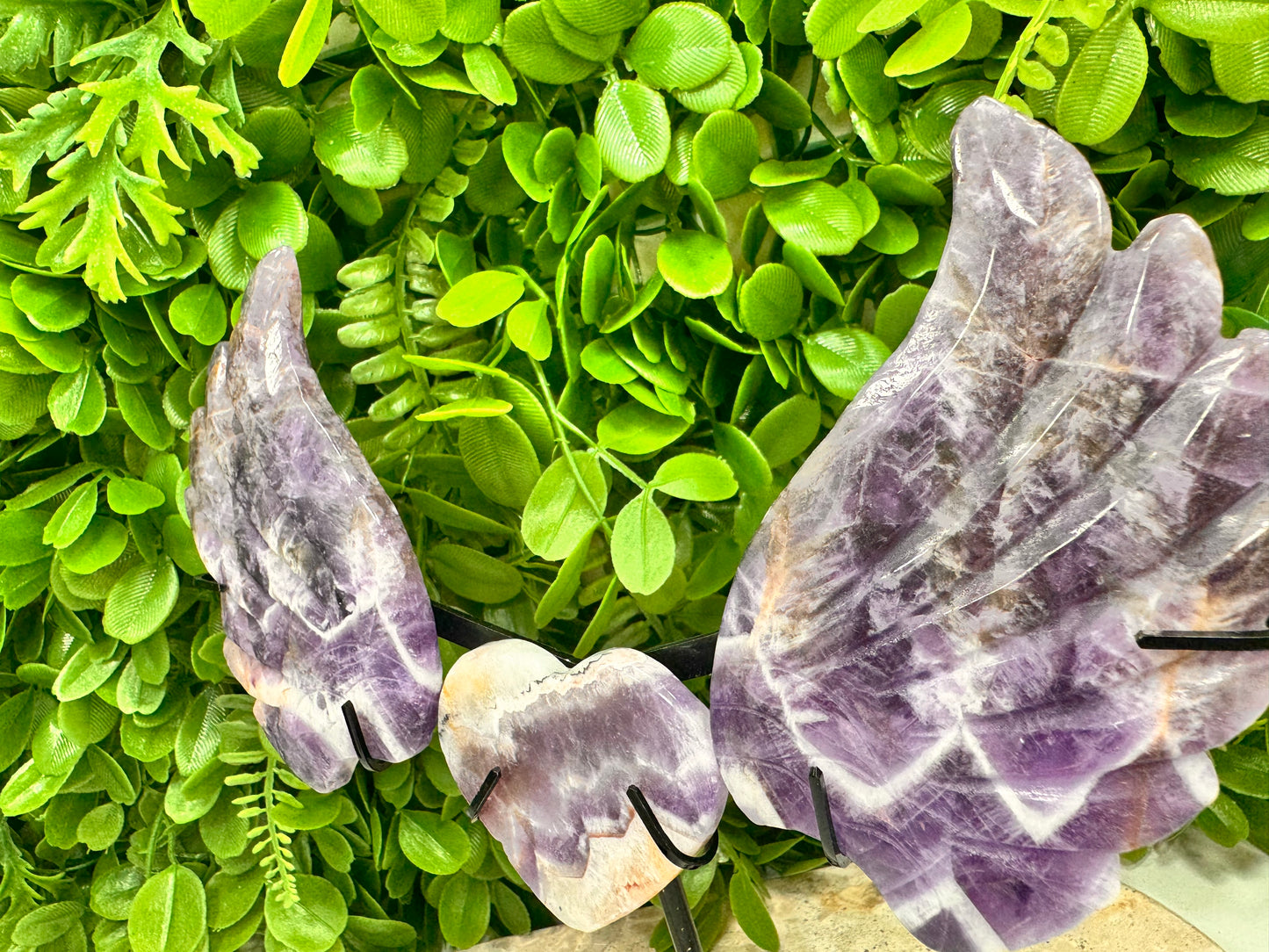 Chevron Amethyst Heart Wings 428g