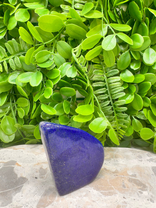 Lapis Lazuli Point 146g