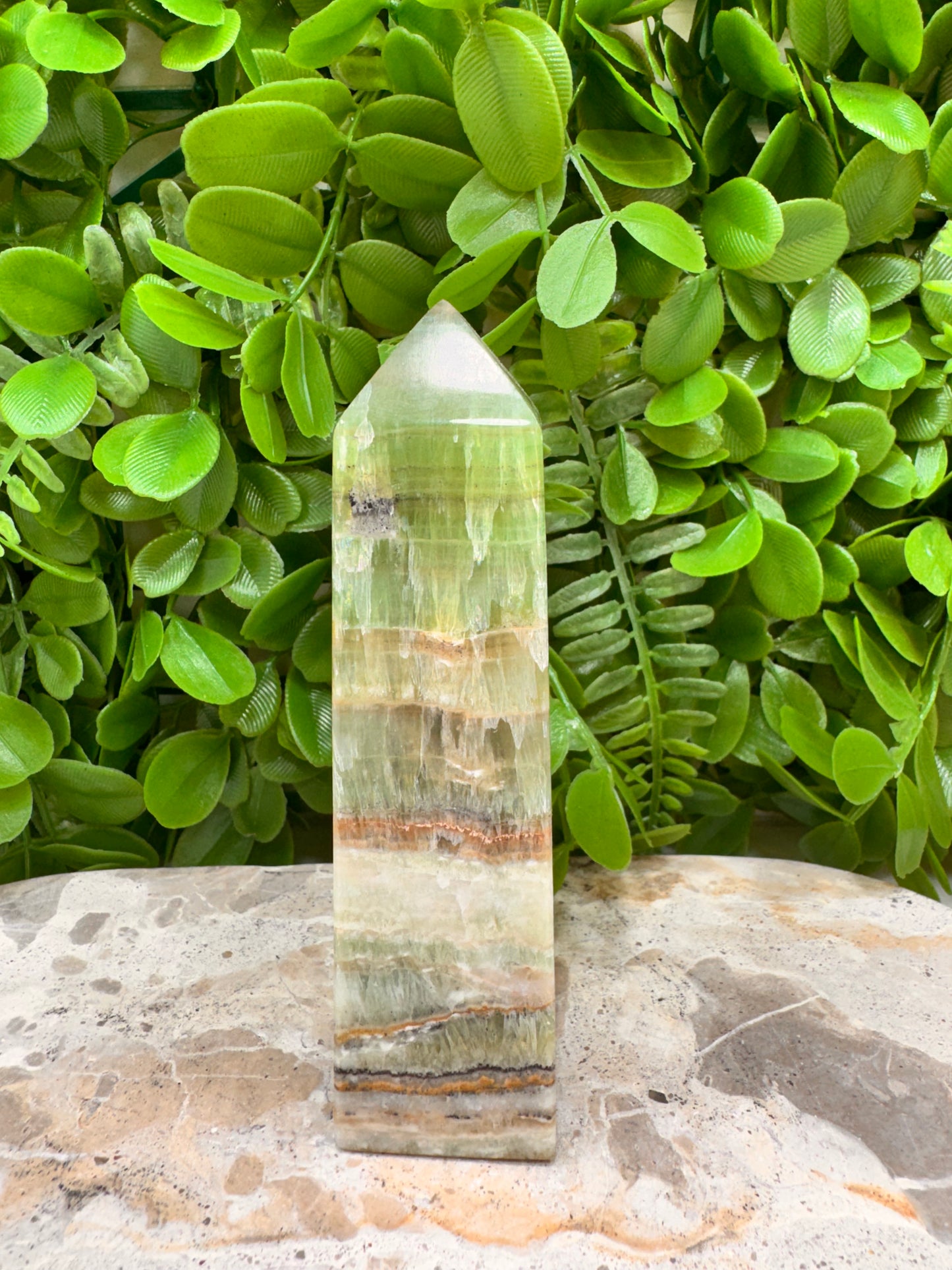Emerald Kiwi Calcite Tower 300g