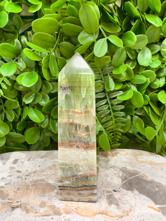 Emerald Kiwi Calcite Tower 300g