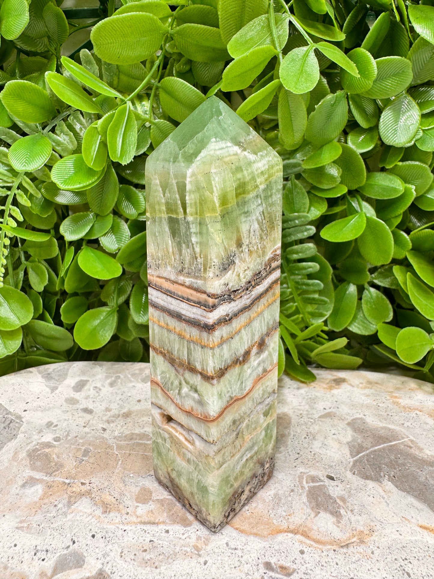 Emerald Kiwi Calcite Tower 278g