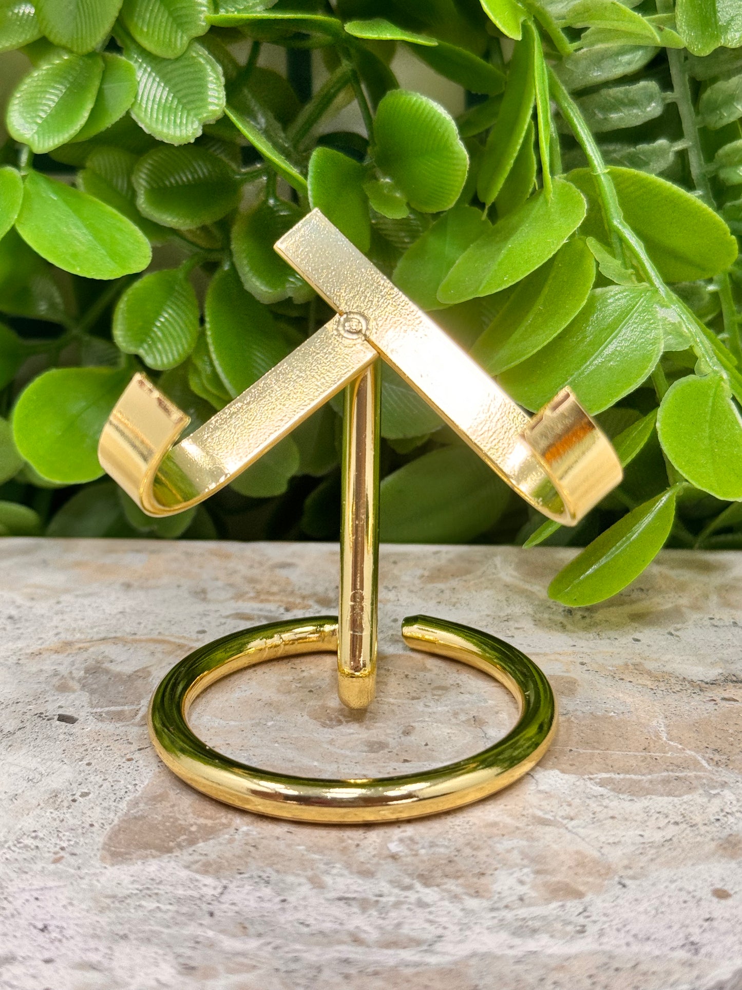 Small Gold Heart Stand