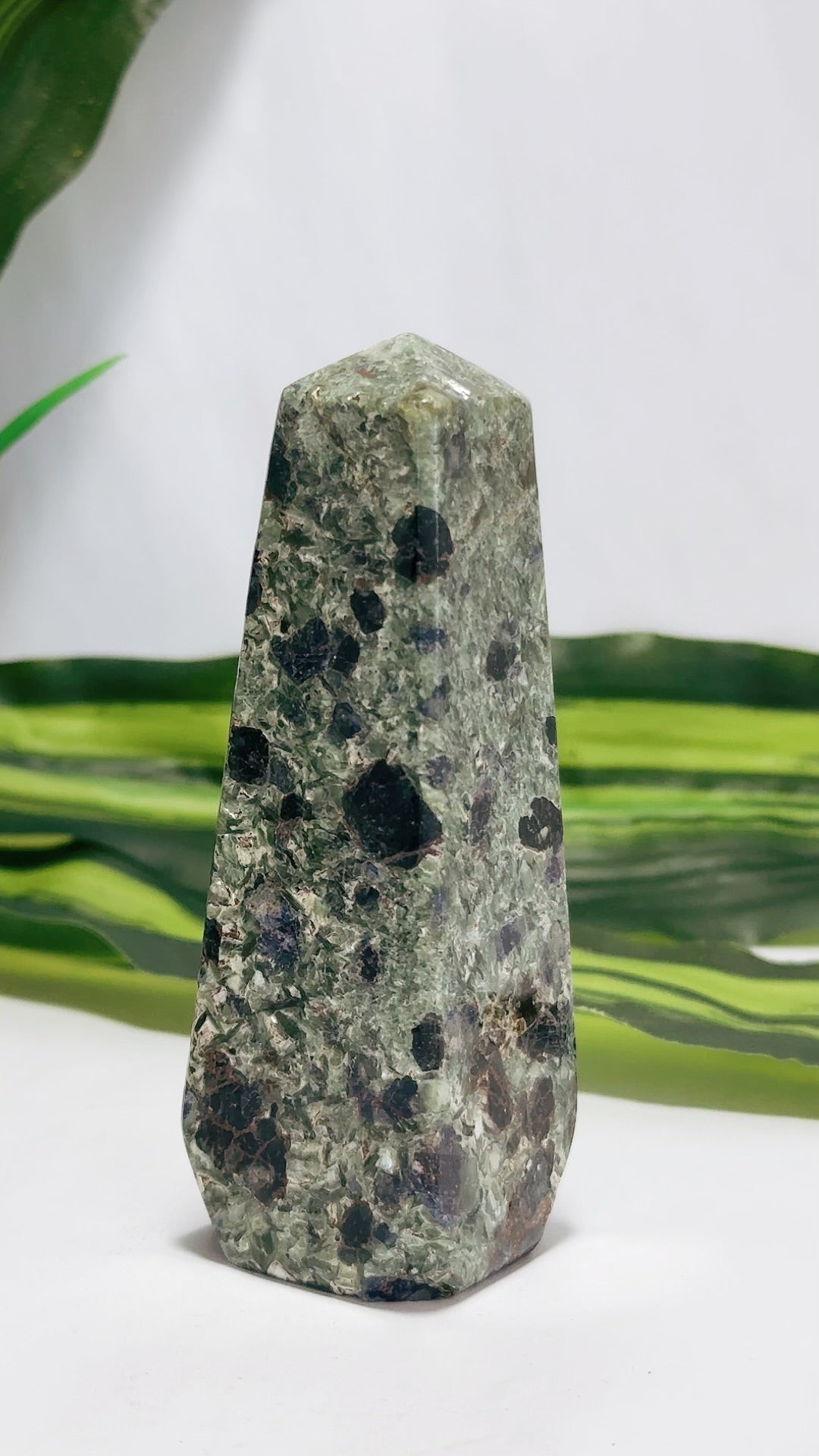 Blue Sapphire with Mica Tower 198g