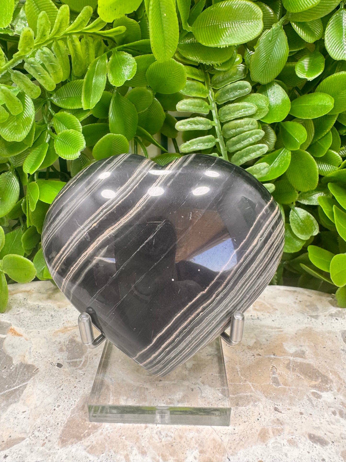 Black Banded Onyx Heart 216g