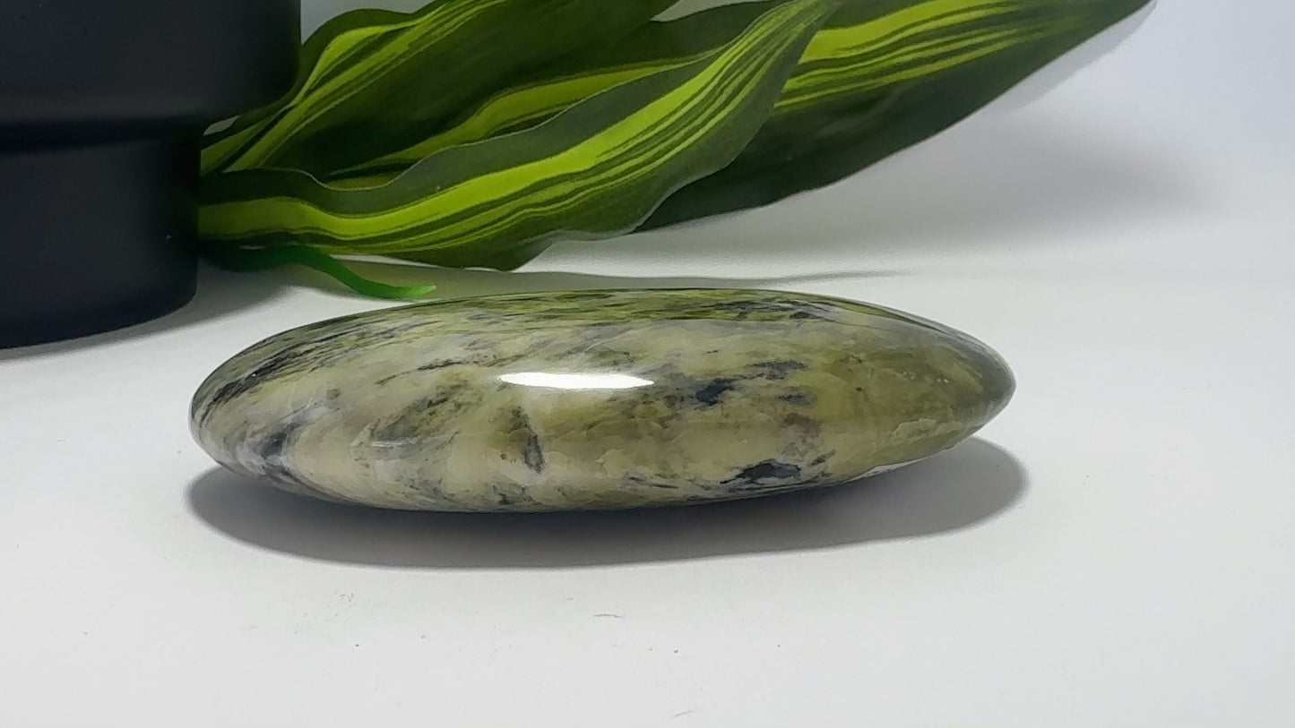 Leafy Serpentine Heart 252g