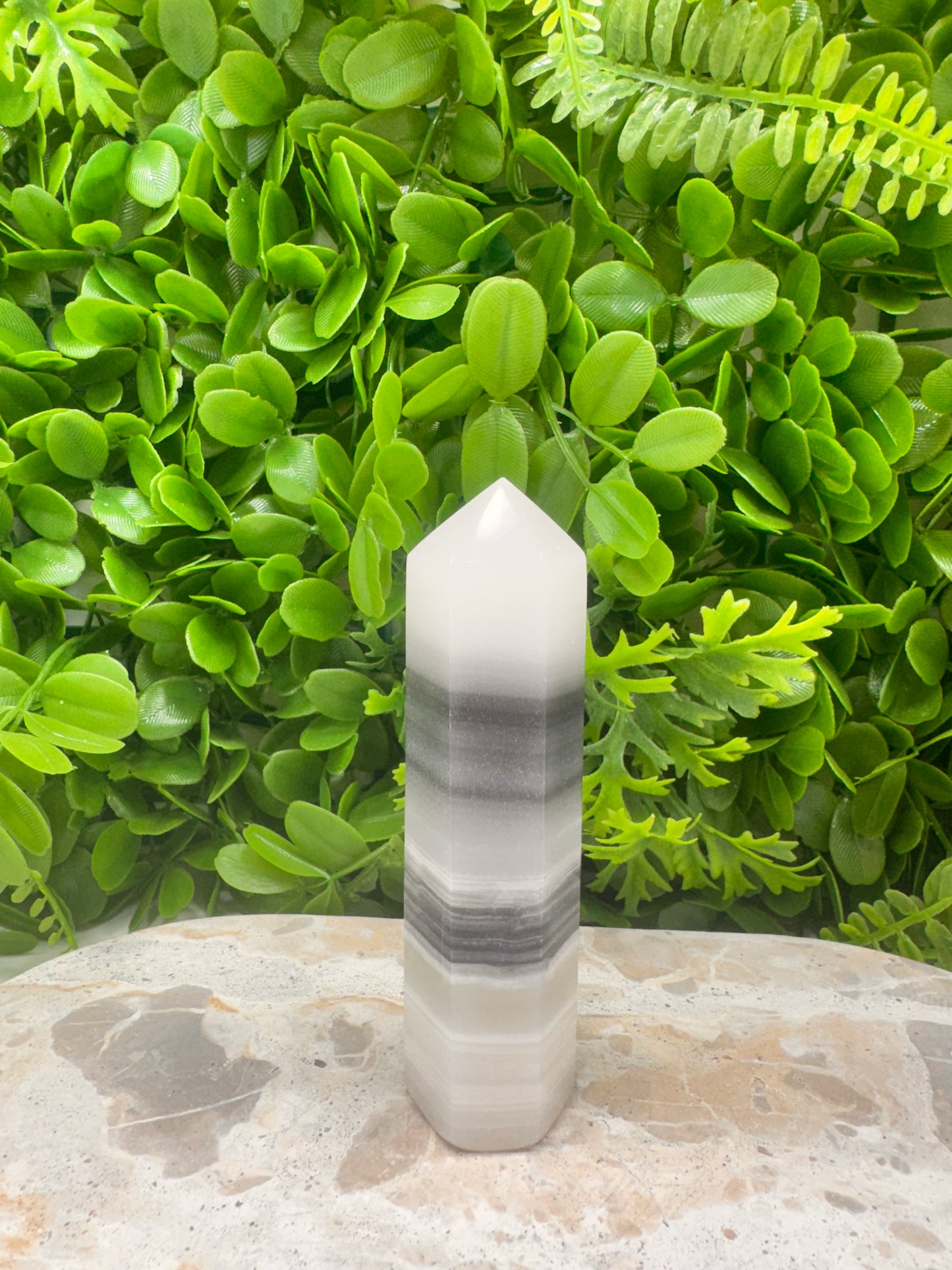 Black and White Onyx Tower 228g
