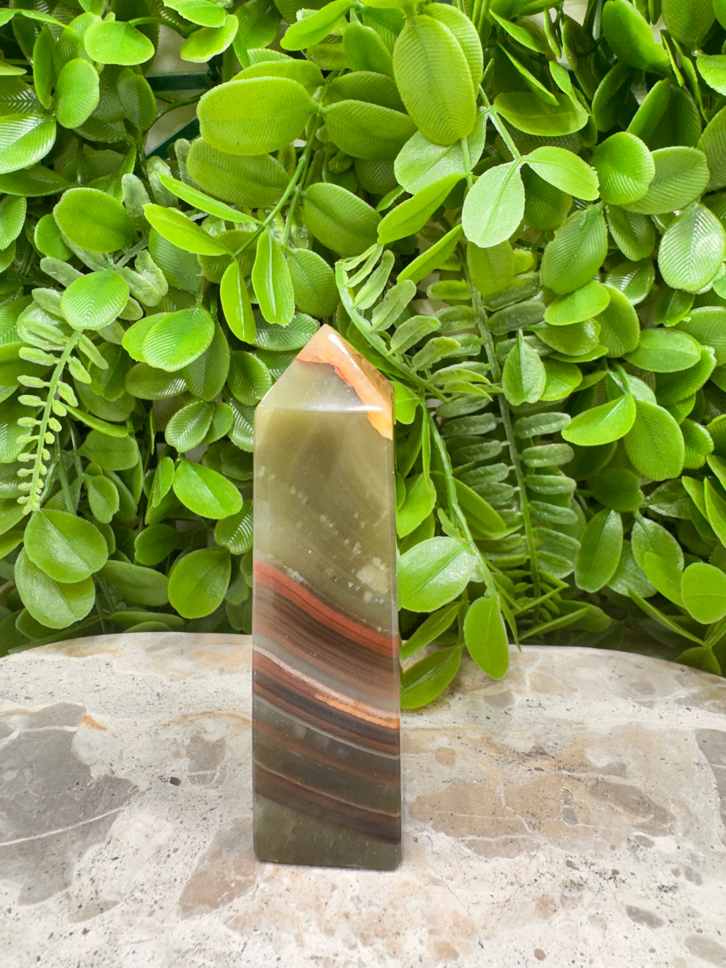 Green Banded Onyx point 198g
