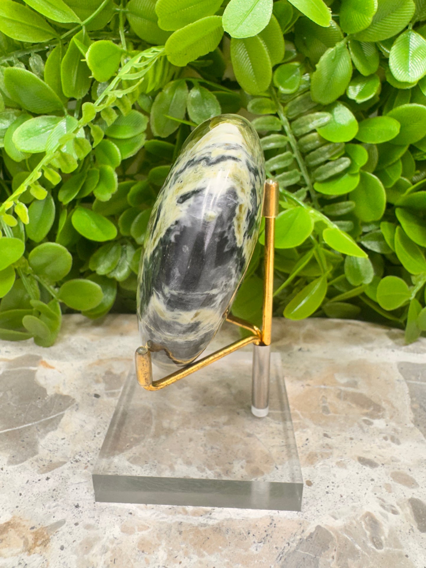 Leafy Serpentine Heart 318g