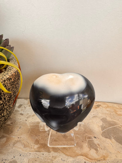 Orca Agate Heart 184g