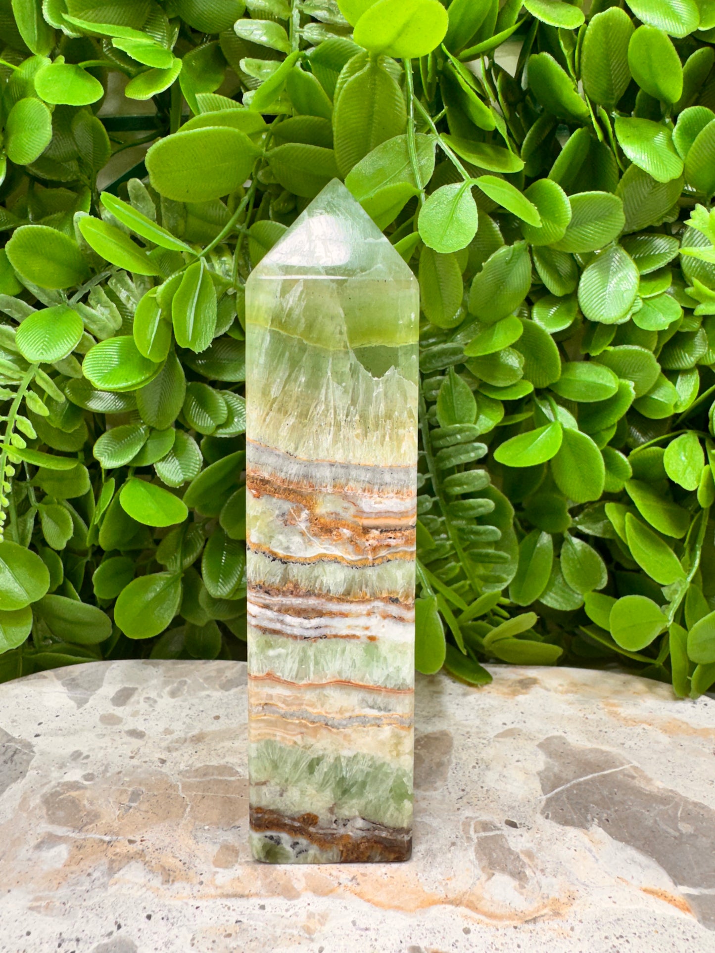 Emerald Kiwi Calcite Tower 384g