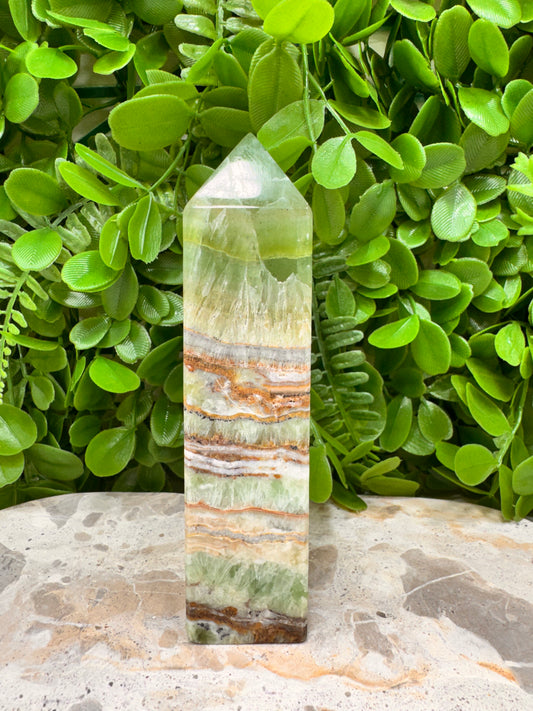 Emerald Kiwi Calcite Tower 384g