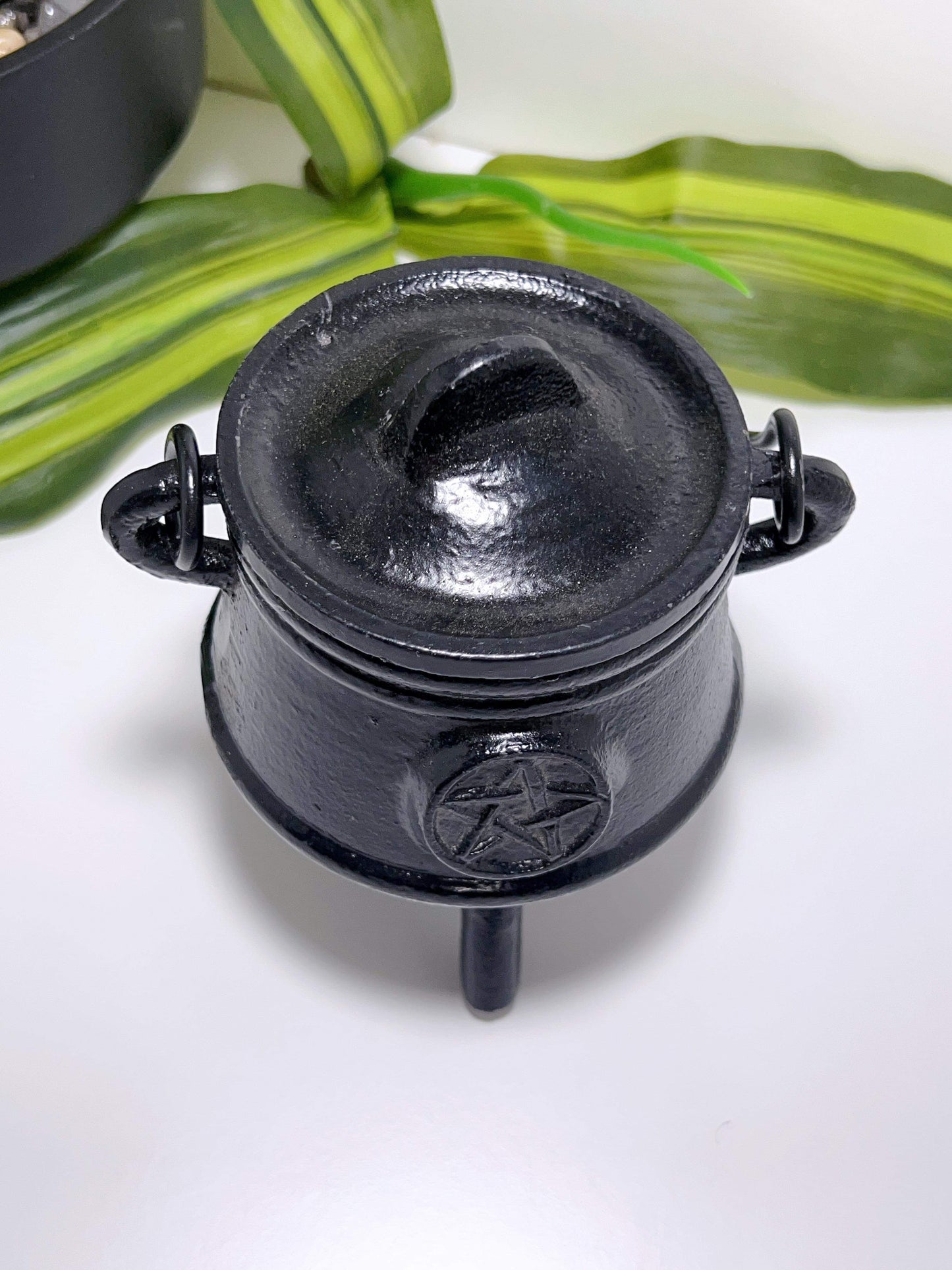 Cauldron Cast Iron Small Pentacle