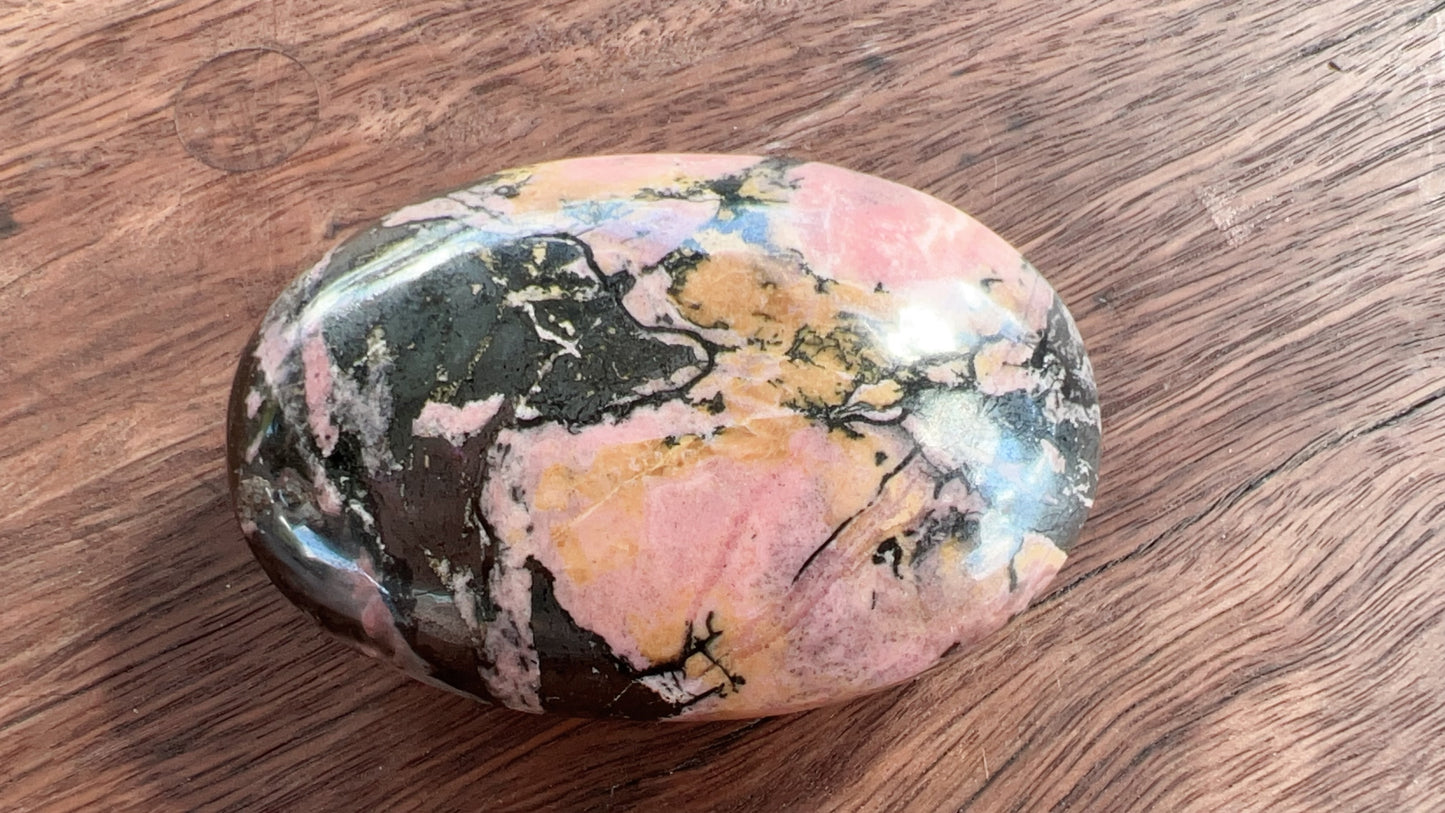 Rhodonite Palm Stone 240g