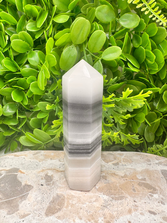 Black & White Onyx Tower 286g