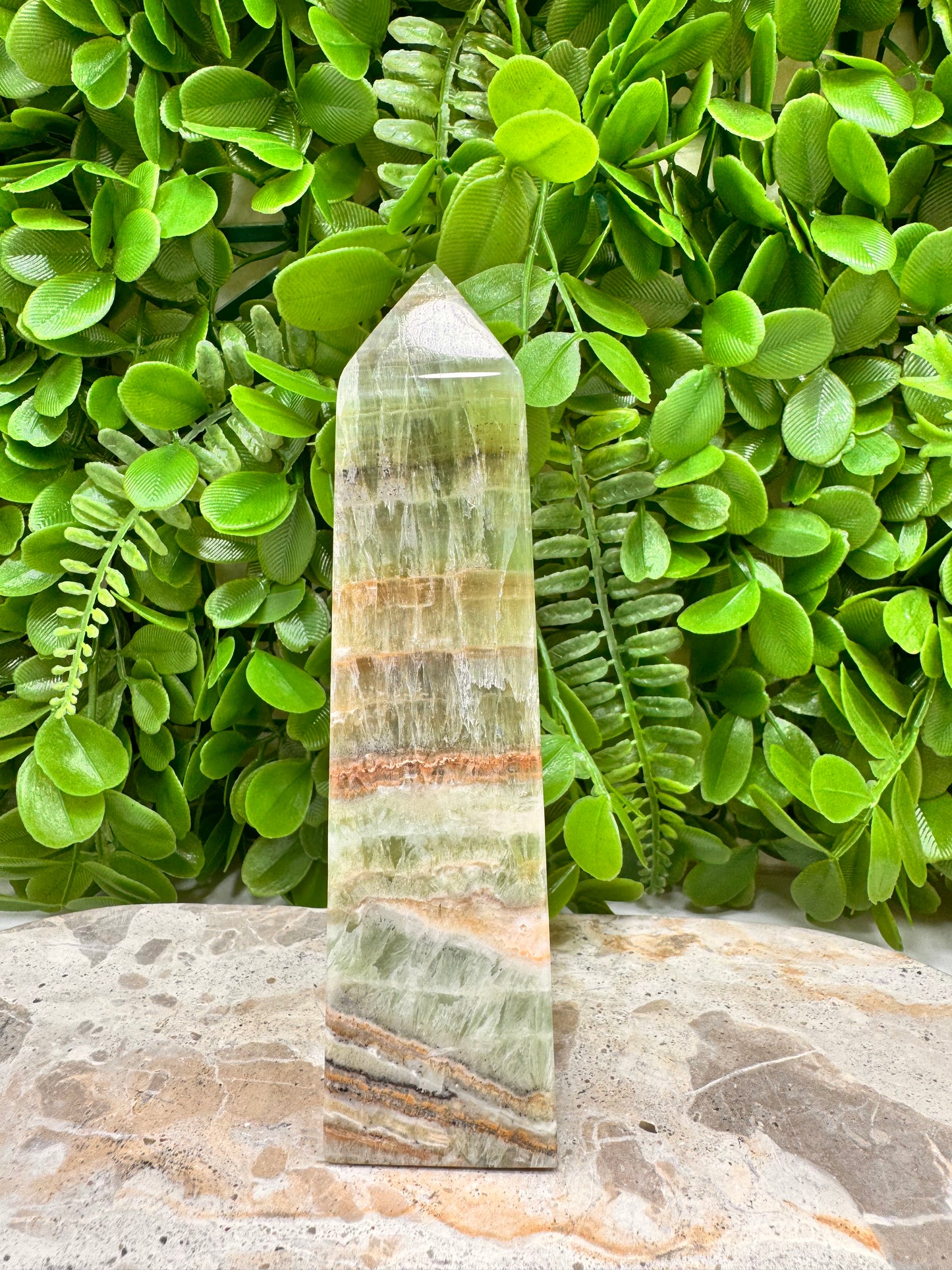 Emerald Kiwi Calcite Tower 422g