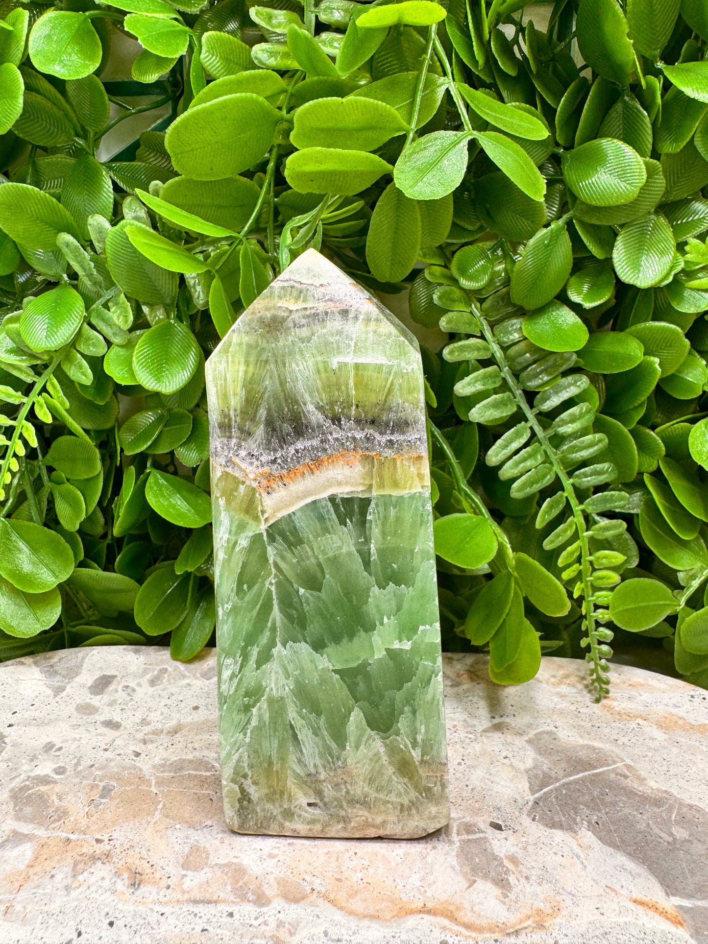 Emerald Kiwi Calcite Tower 526g