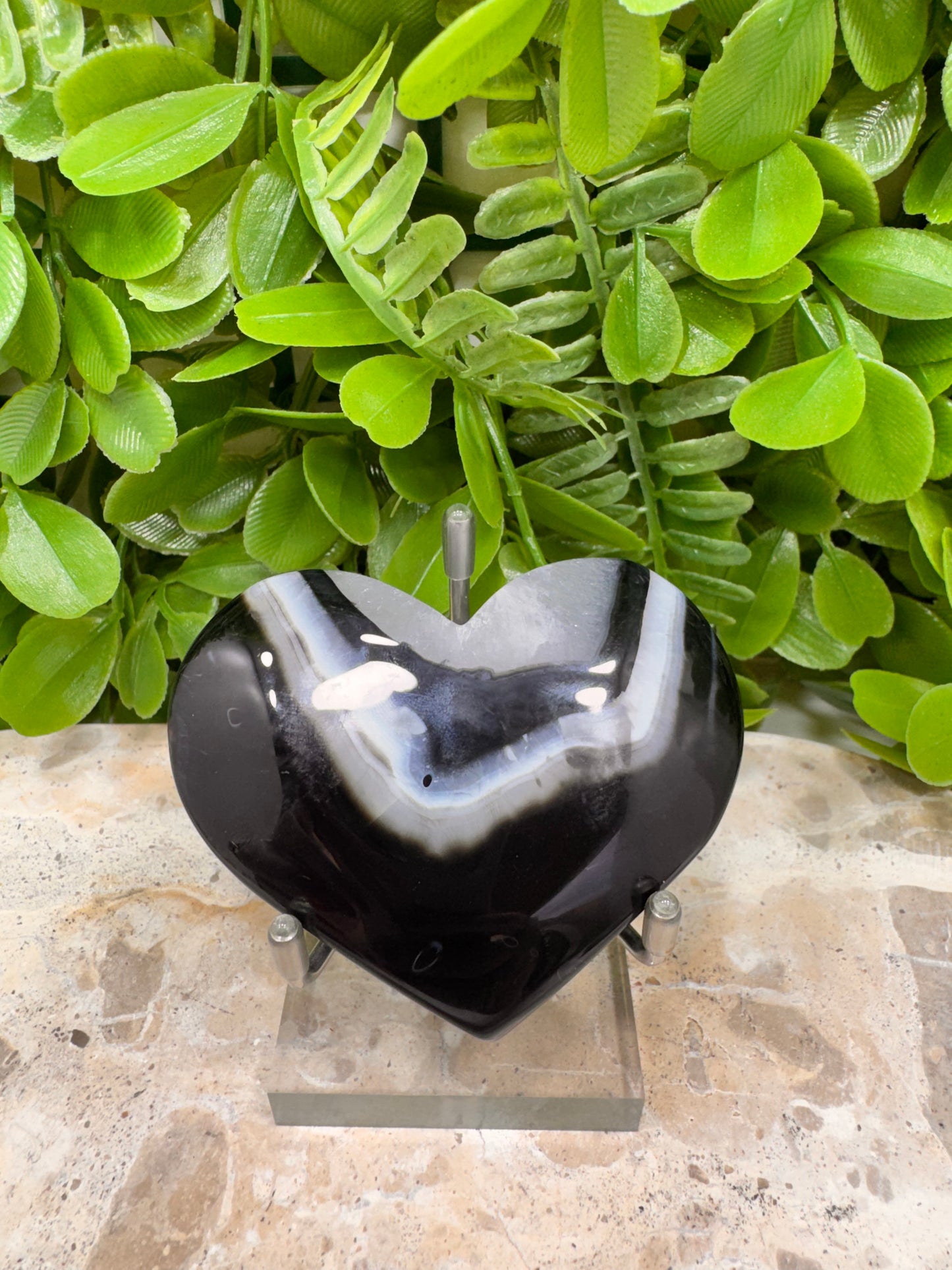Black Banded Onyx Heart 126g