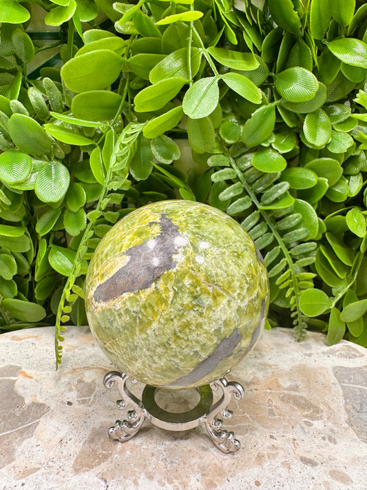 Tremolite Sphere 454g