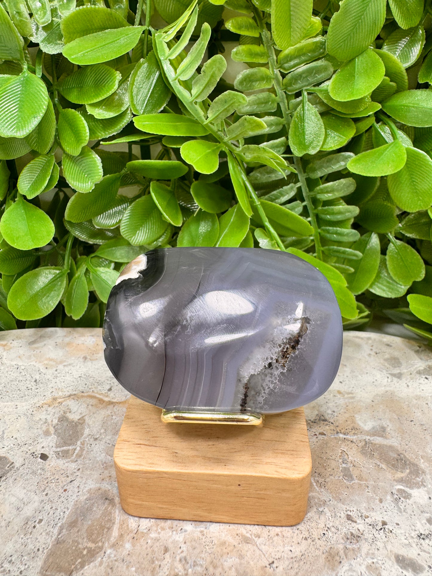 UV Volcanic Agate Palm Stone 94g