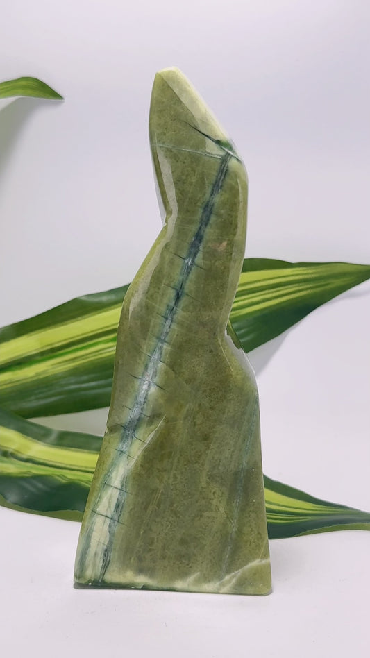 Green Jade Freeform 602g