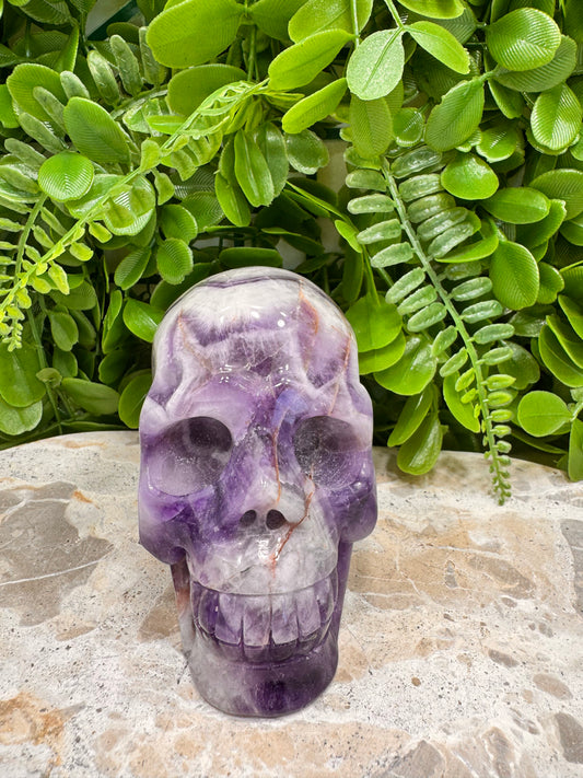 Chevron Amethyst Skull 888g