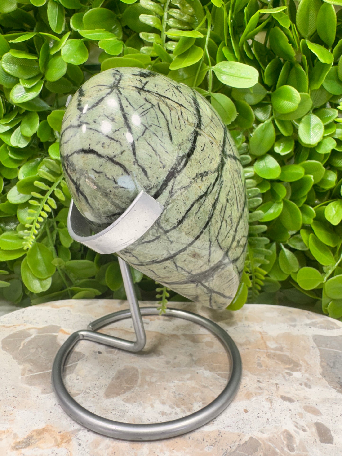 Black Vein Serpentine Heart 1276g