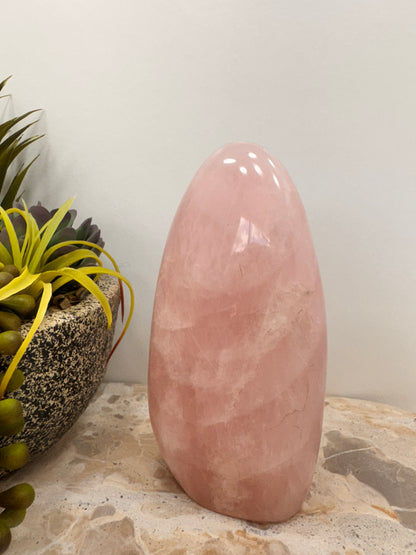 Rose Quartz Freeform 714g