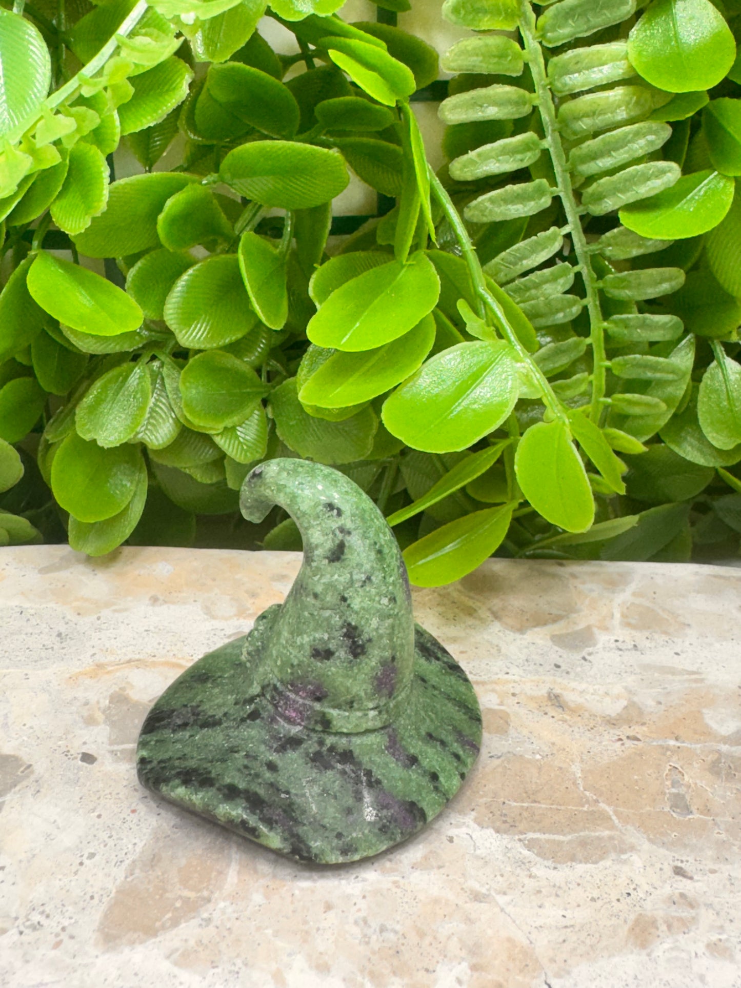 Ruby Zoisite Witches Hat 98g
