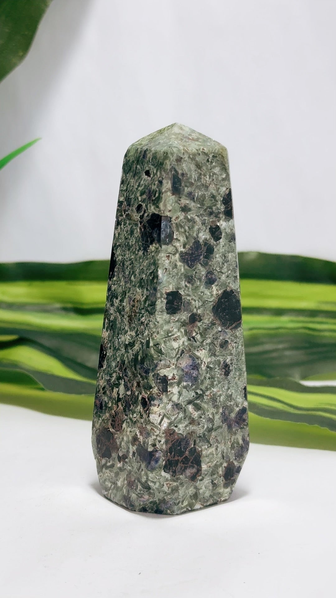 Blue Sapphire with Mica Tower 198g