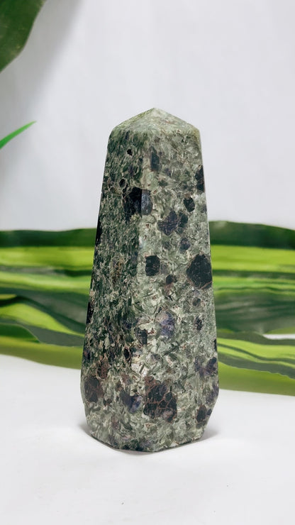 Blue Sapphire with Mica Tower 198g